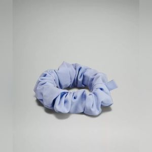 Lululemon Blen Uplifting Scrunchie NEW w/tag